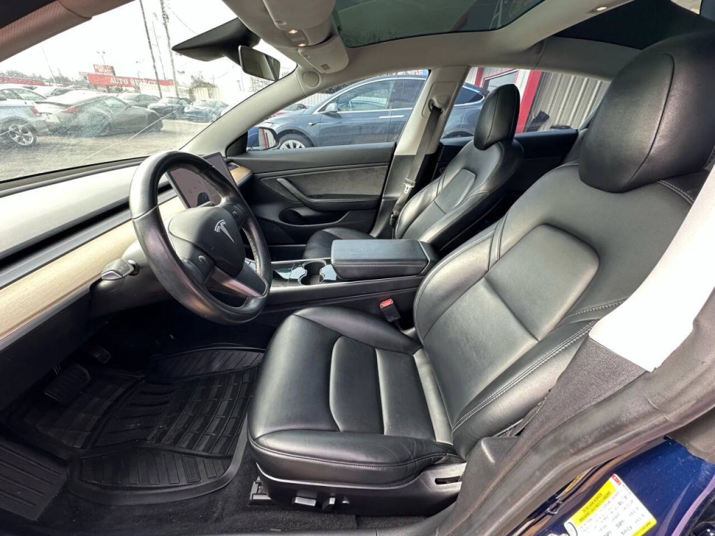 2019 Tesla Model 3 Image 10