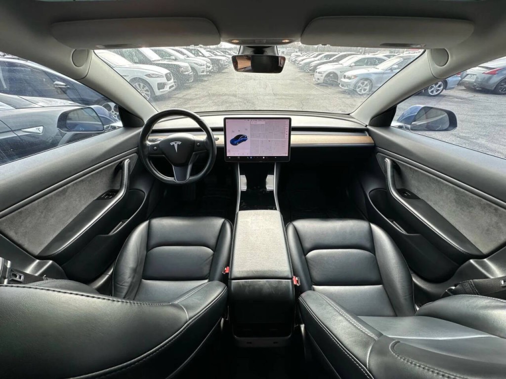 2019 Tesla Model 3 Image 11
