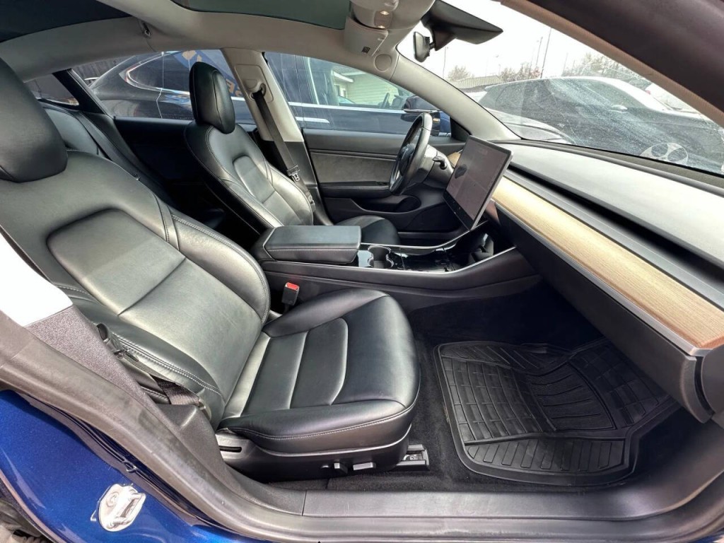 2019 Tesla Model 3 Image 13