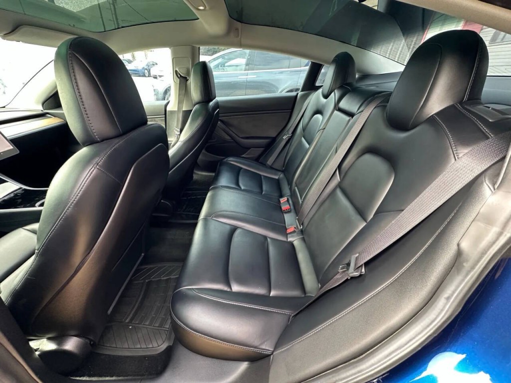 2019 Tesla Model 3 Image 17