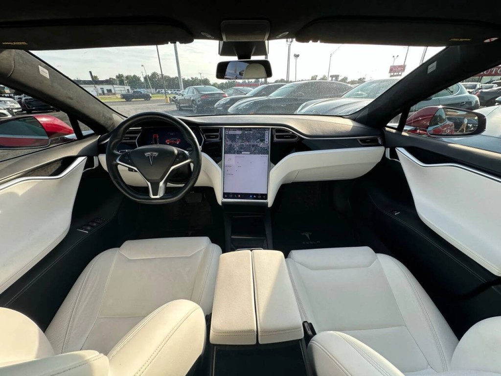 2017 Tesla Model S Image 2