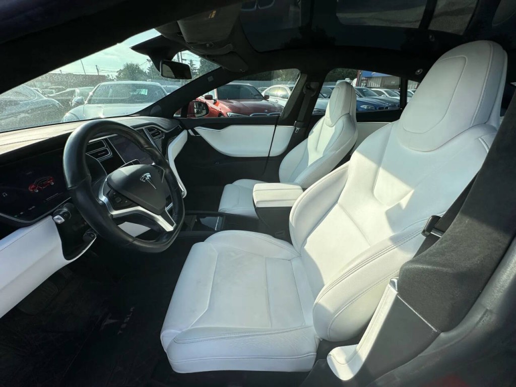 2017 Tesla Model S Image 10