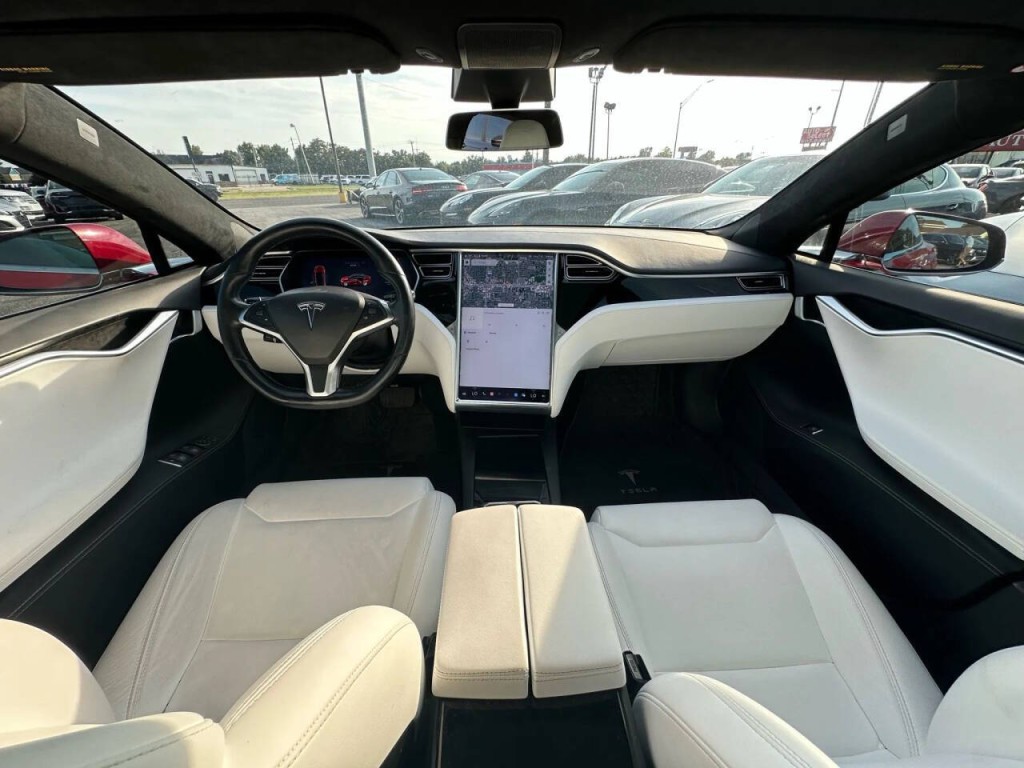 2017 Tesla Model S Image 11