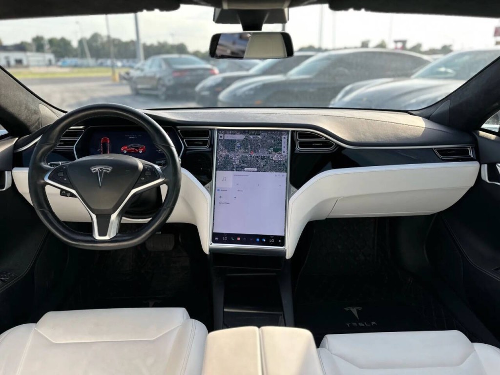2017 Tesla Model S Image 12
