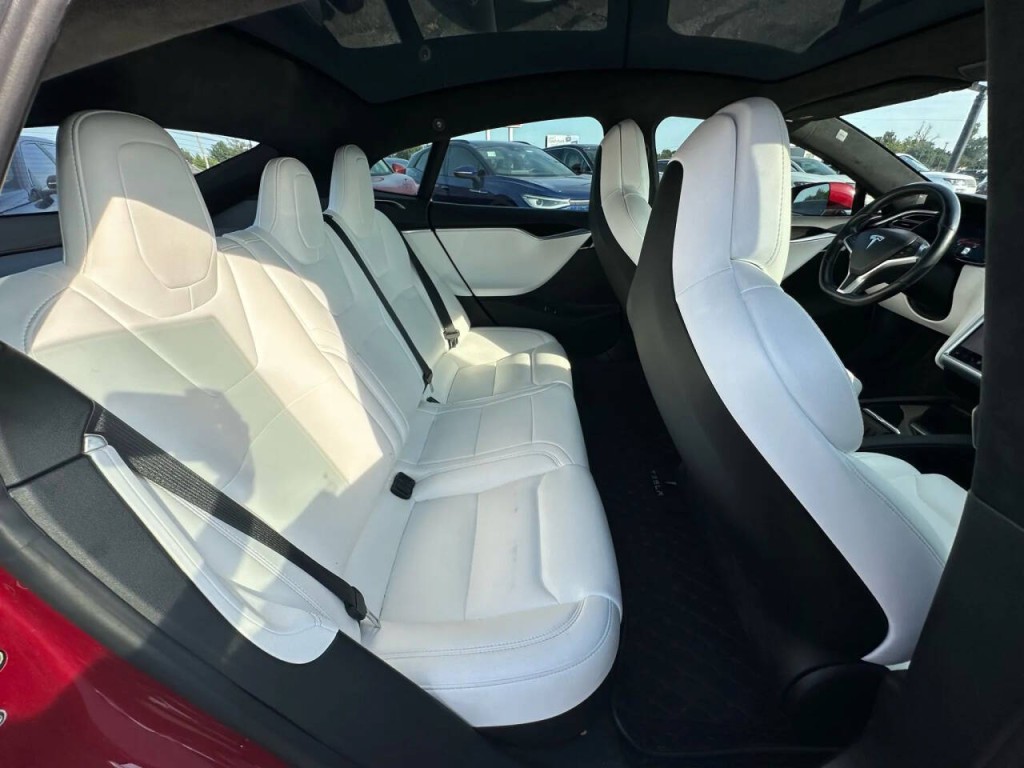 2017 Tesla Model S Image 14