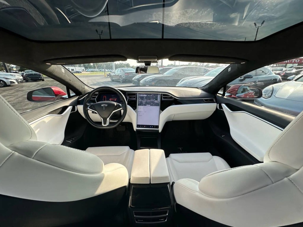 2017 Tesla Model S Image 15