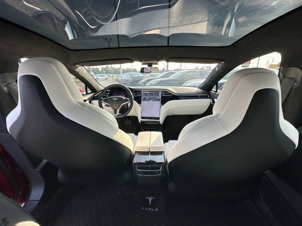 2017 Tesla Model S Image 16