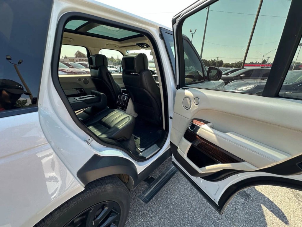 2014 Land Rover Range Rover Image 15