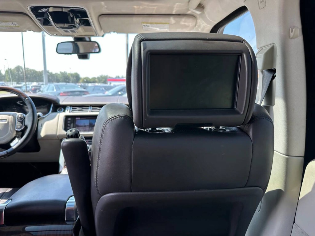 2014 Land Rover Range Rover Image 17