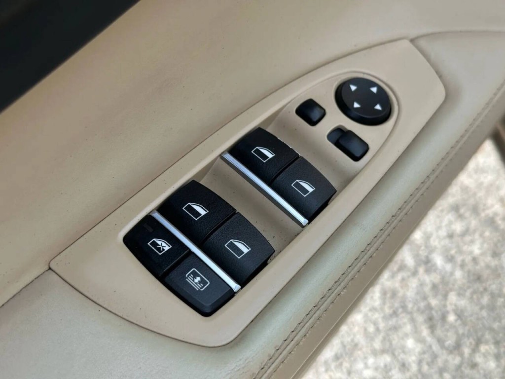 2014 BMW 7 Series Image 40