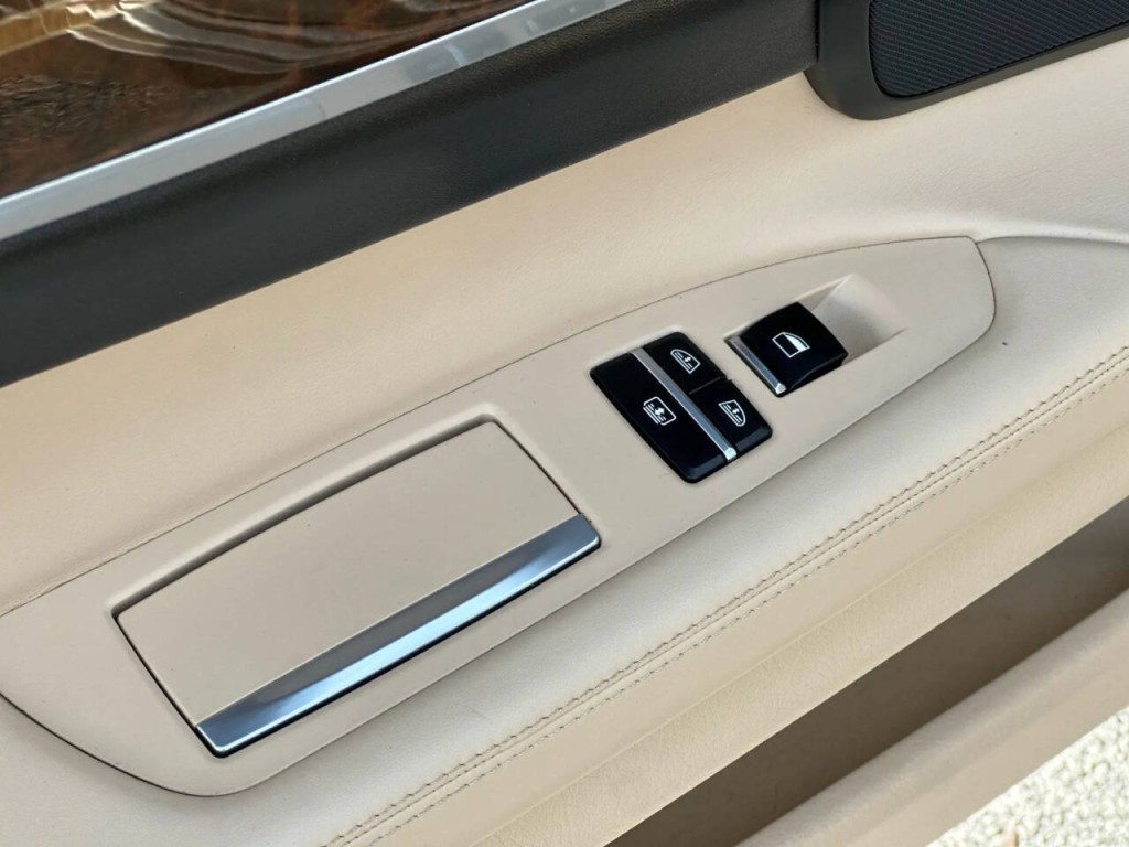 2014 BMW 7 Series Image 41