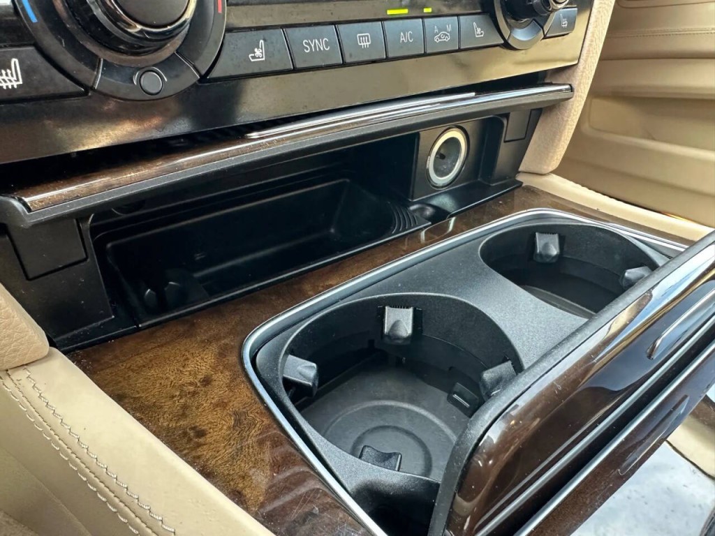 2014 BMW 7 Series Image 45