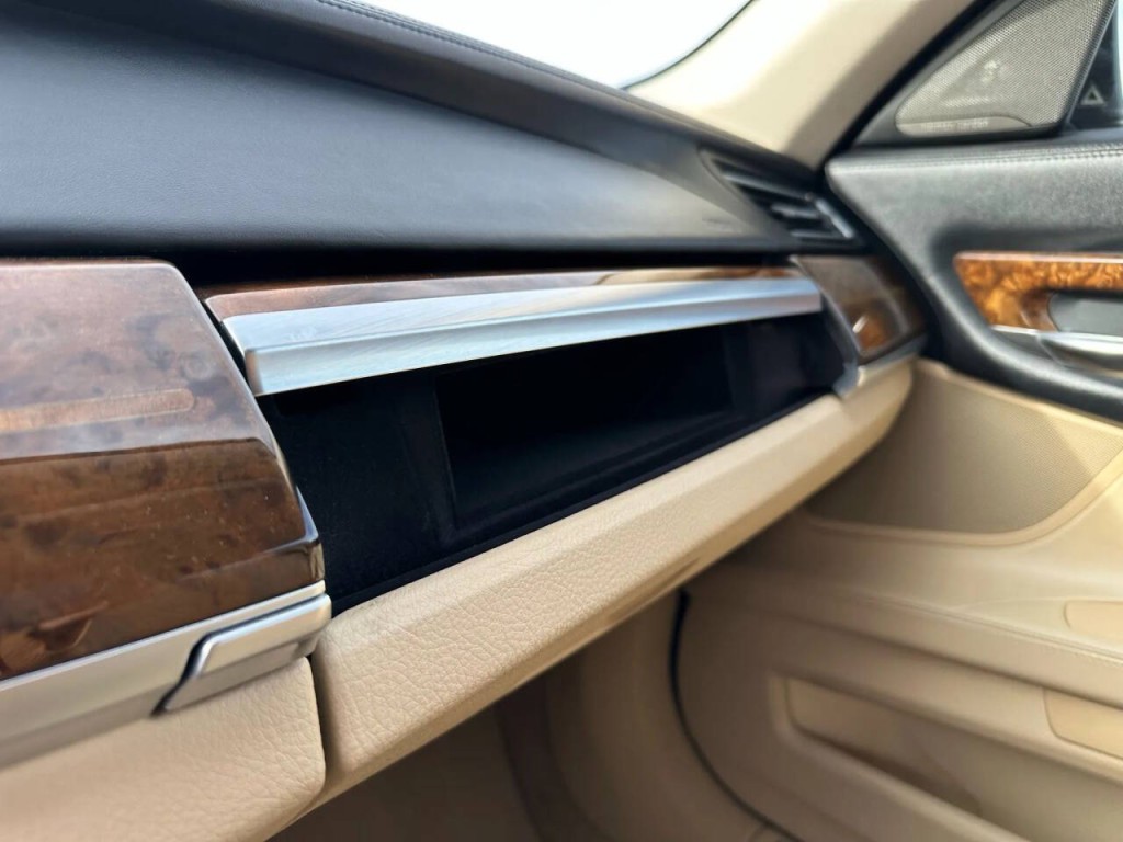 2014 BMW 7 Series Image 47