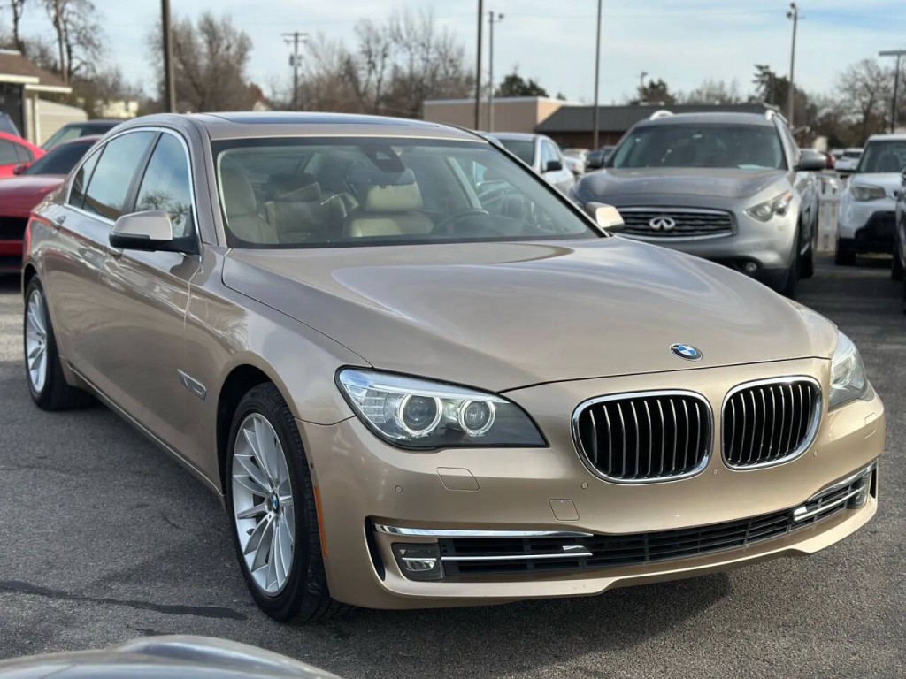 2014 BMW 7 Series Image 4