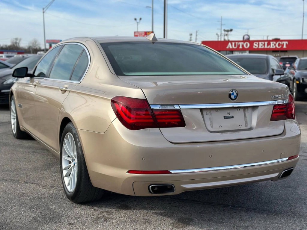 2014 BMW 7 Series Image 9
