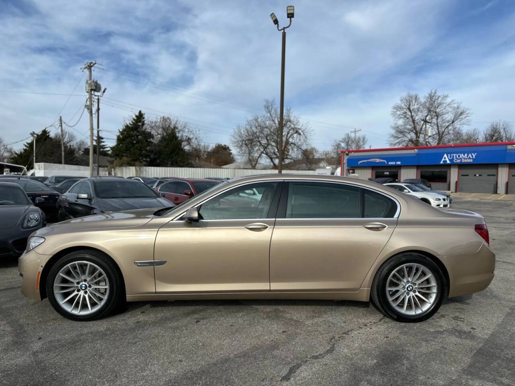 2014 BMW 7 Series Image 10