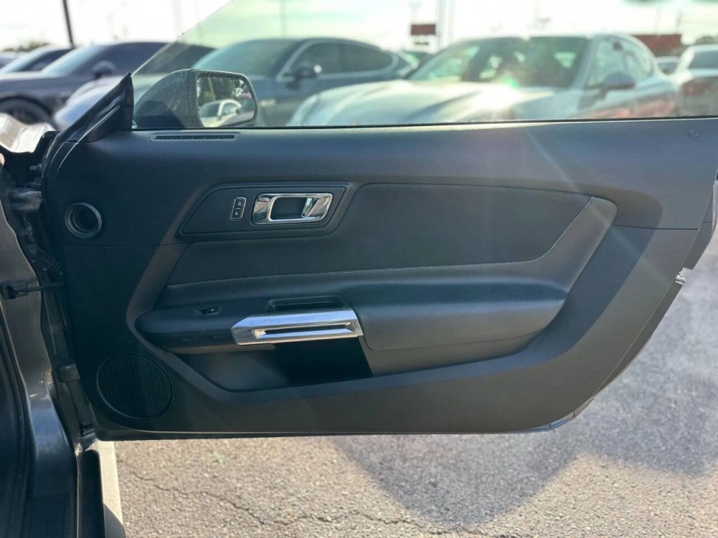 2016 Ford Mustang Image 16
