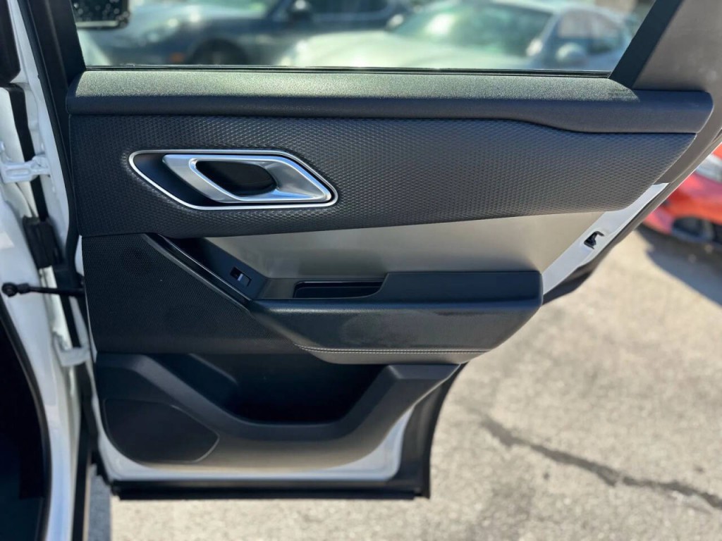 2018 Land Rover Range Rover Image 19
