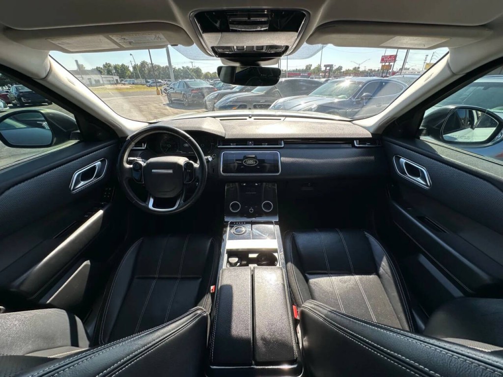 2018 Land Rover Range Rover Image 2