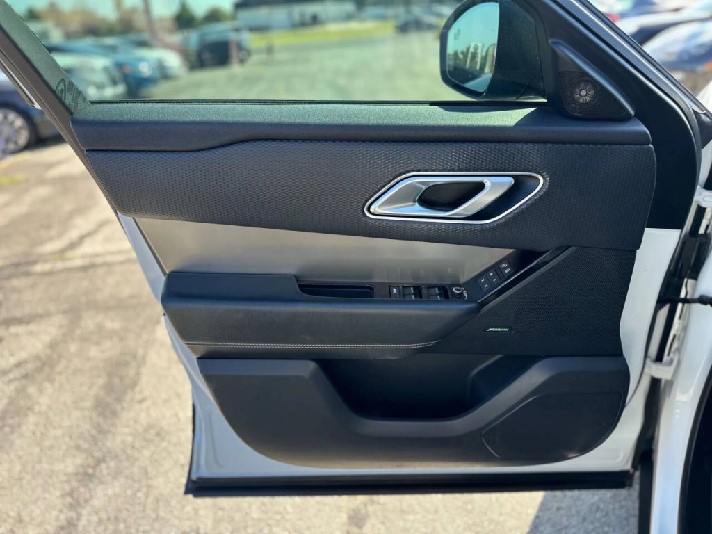 2018 Land Rover Range Rover Image 17