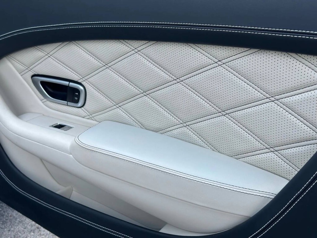 2013 Bentley Continental Image 28