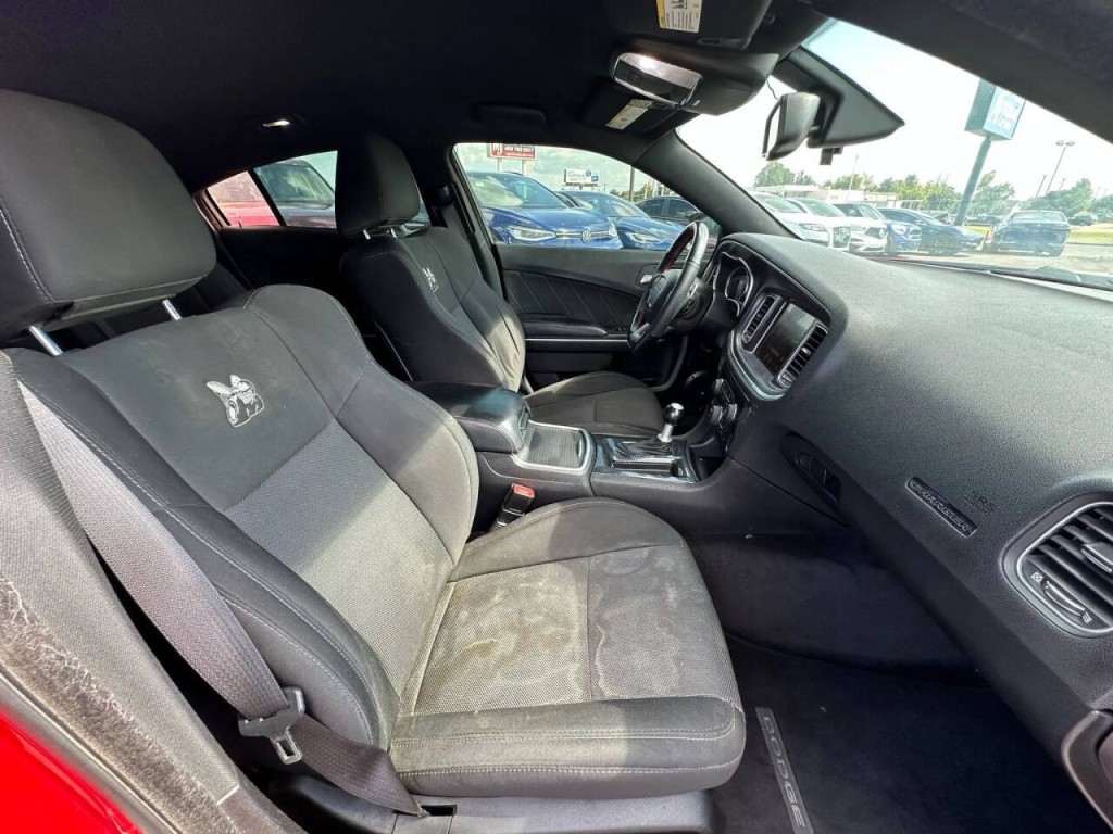 2016 Dodge Charger Image 13