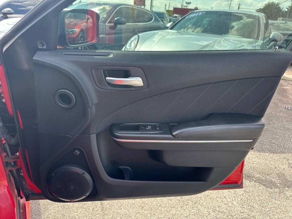 2016 Dodge Charger Image 21