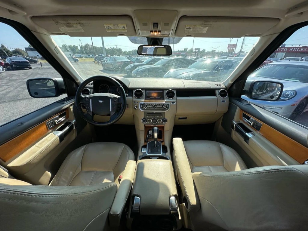 2011 Land Rover LR4 Image 2