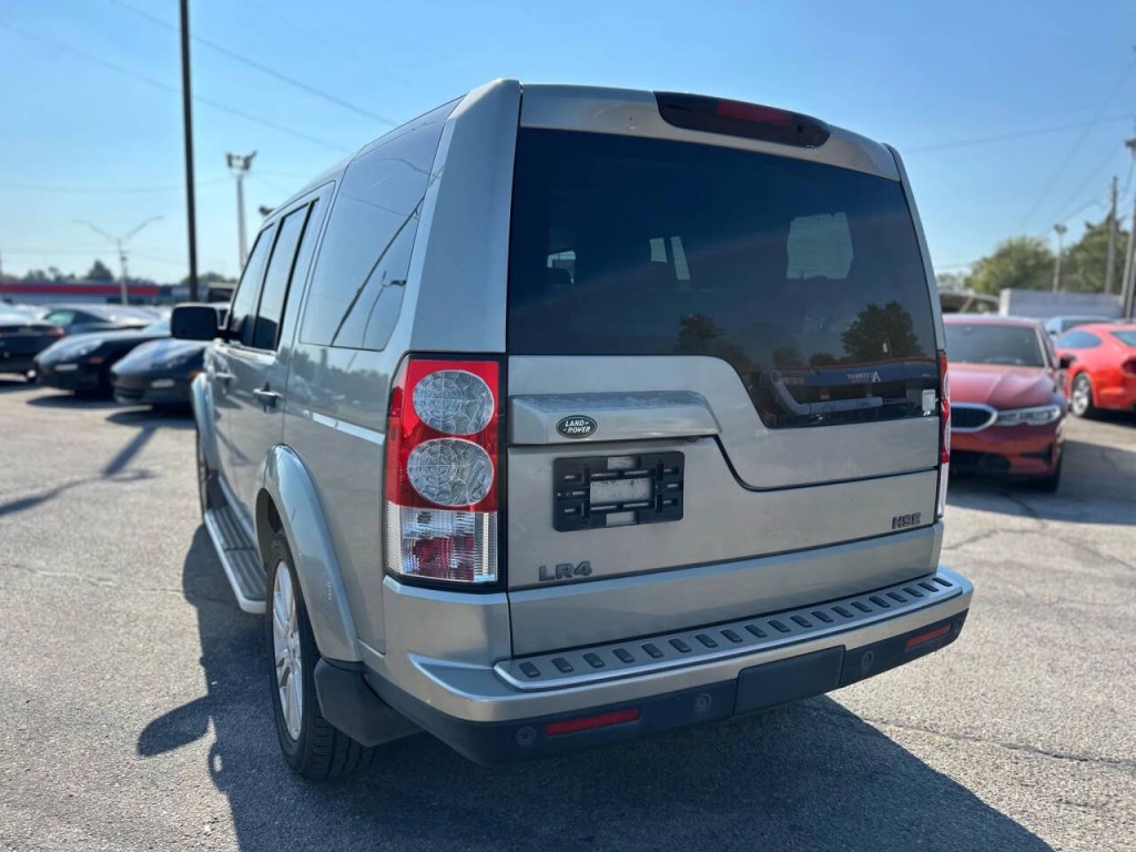 2011 Land Rover LR4 Image 8