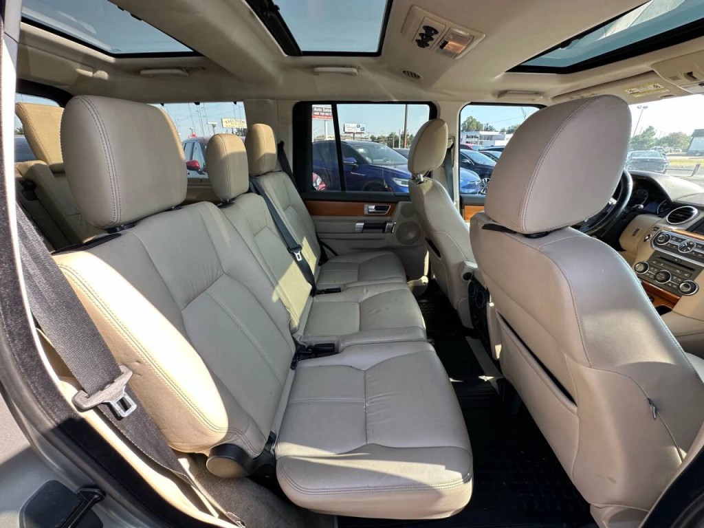 2011 Land Rover LR4 Image 14