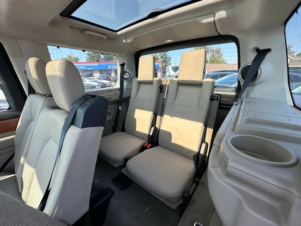 2011 Land Rover LR4 Image 18