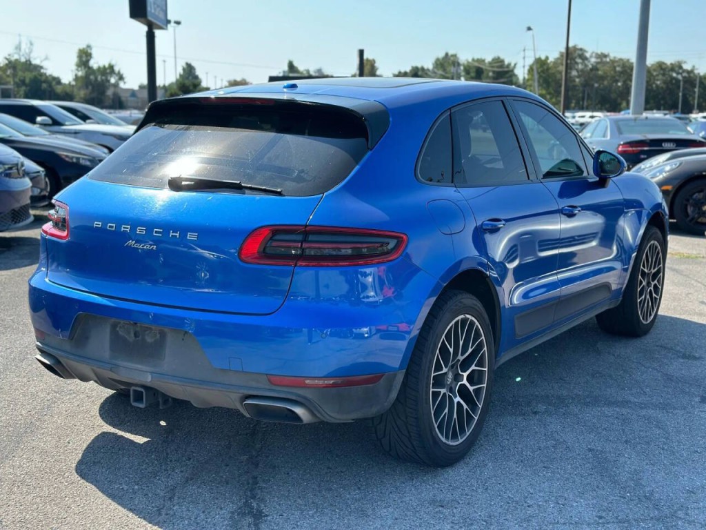 2017 Porsche Macan Image 6