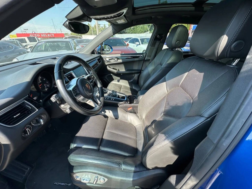 2017 Porsche Macan Image 10