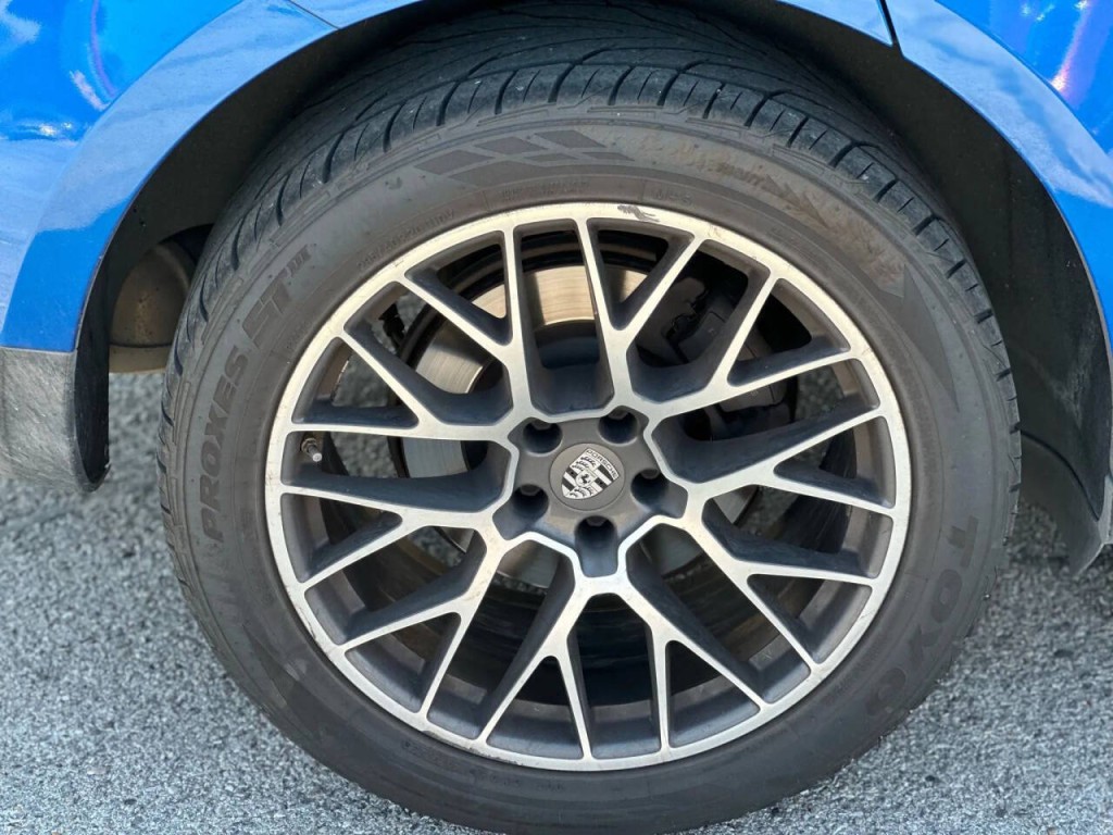 2017 Porsche Macan Image 25