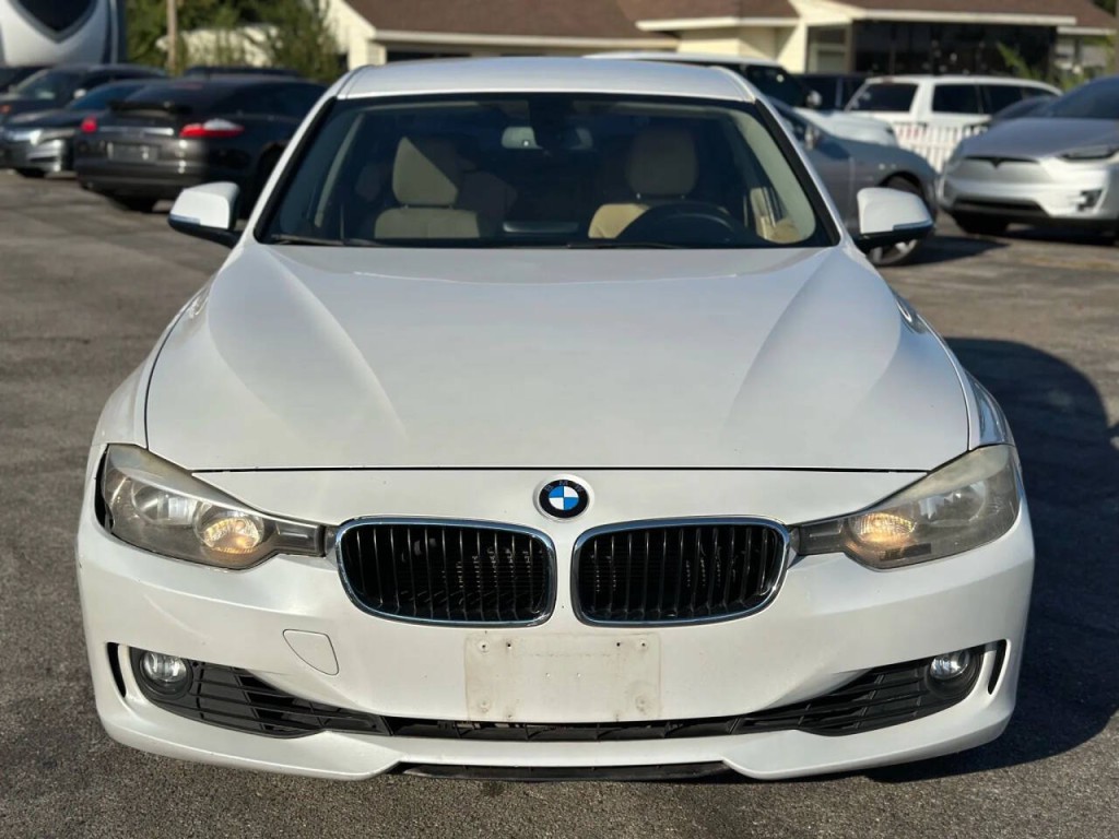 2013 BMW 3 Series Image 3