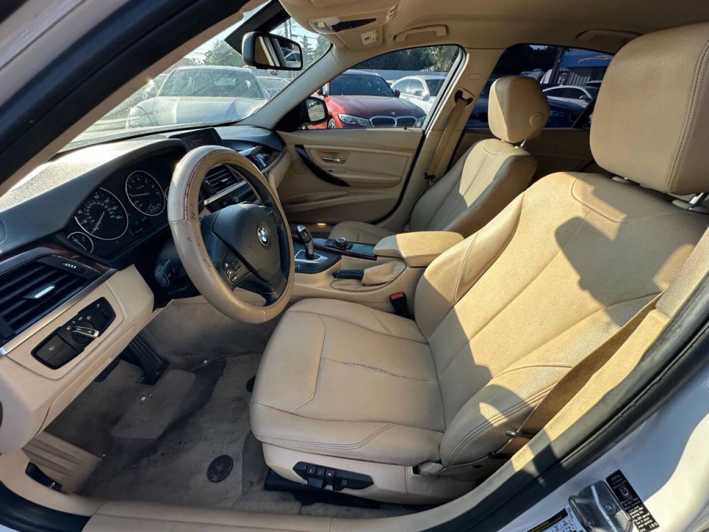 2013 BMW 3 Series Image 10