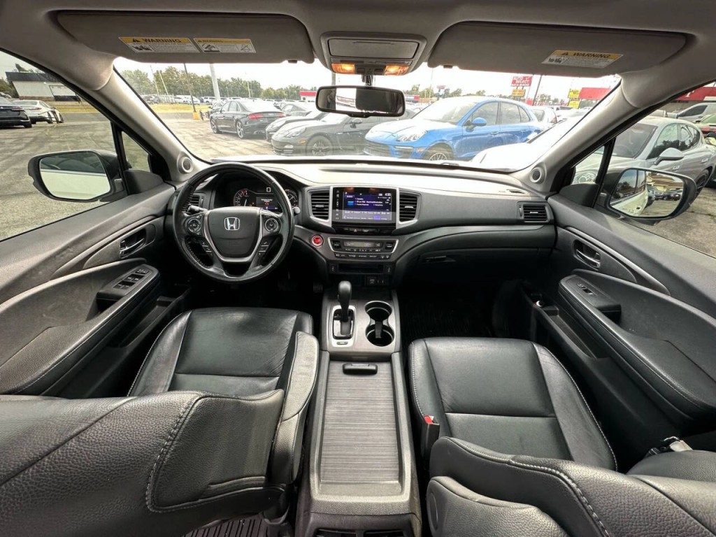 2017 Honda Pilot Image 2