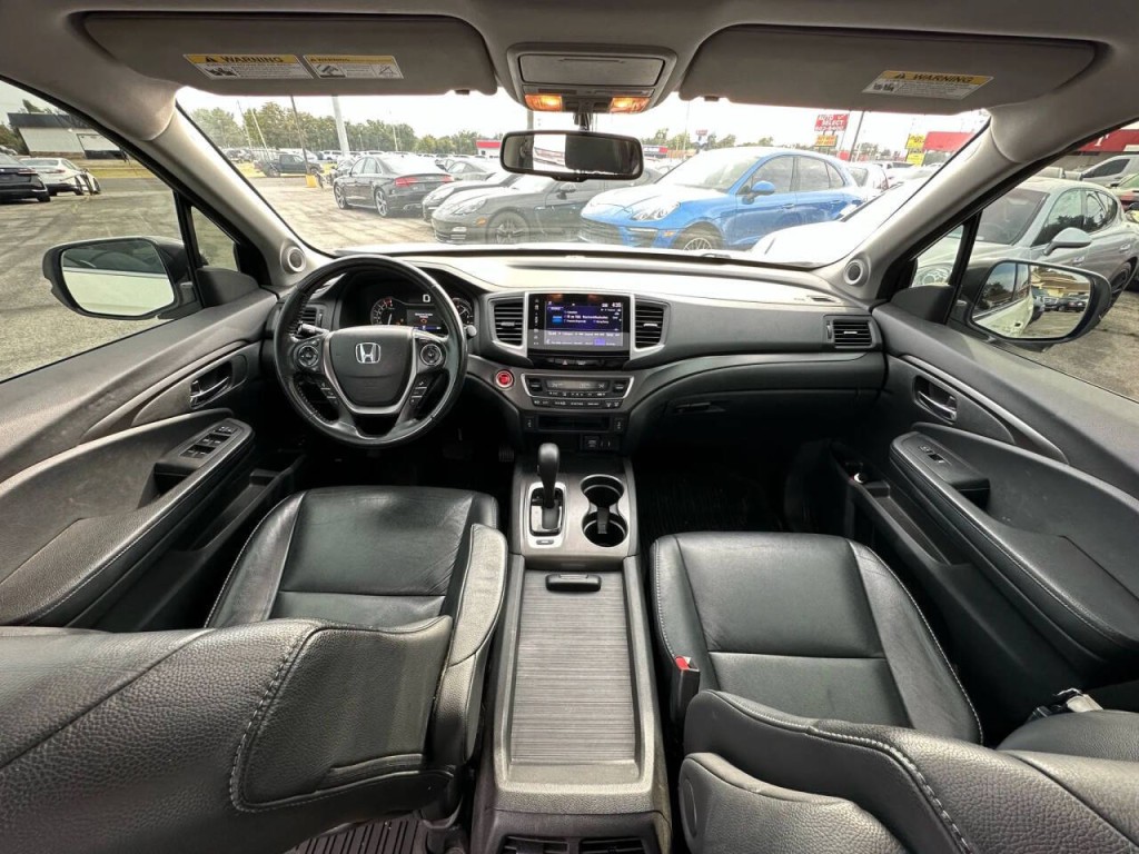 2017 Honda Pilot Image 12