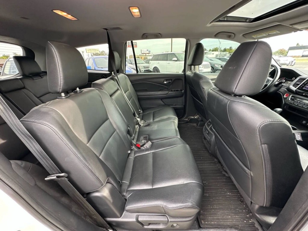 2017 Honda Pilot Image 15