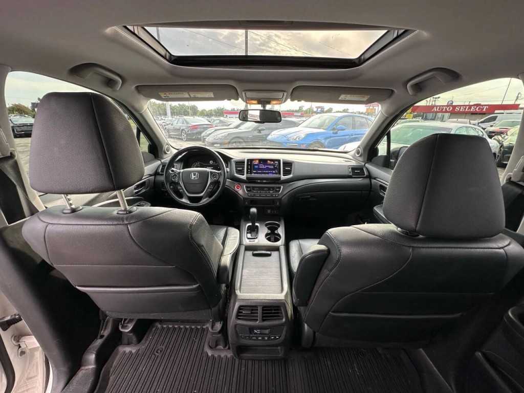 2017 Honda Pilot Image 16