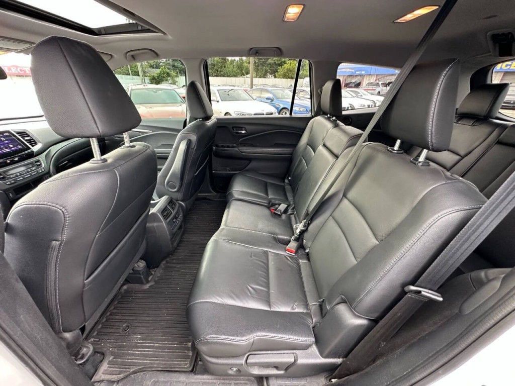 2017 Honda Pilot Image 17