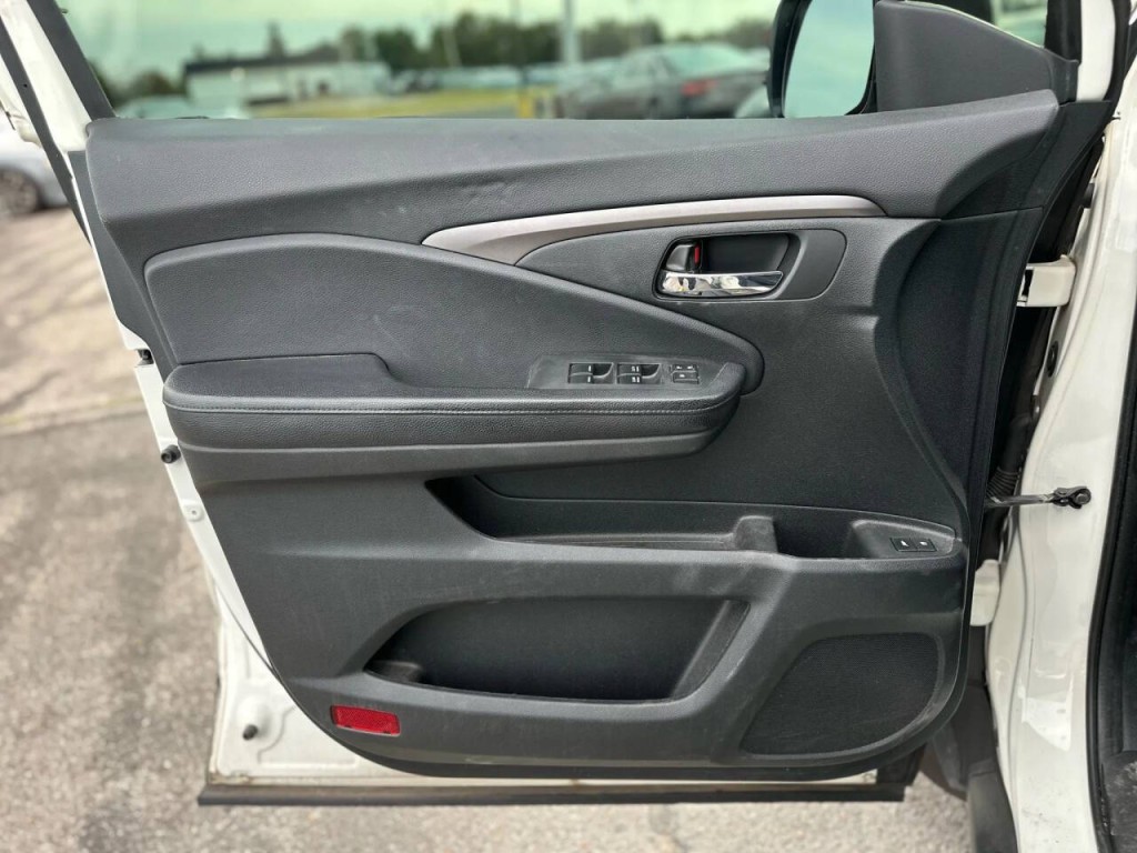 2017 Honda Pilot Image 23