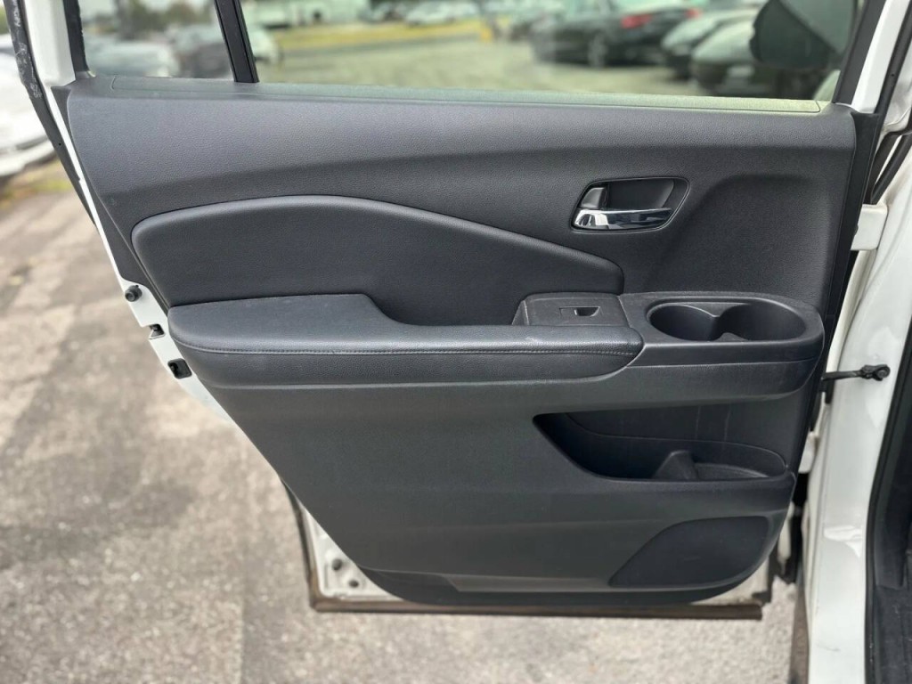 2017 Honda Pilot Image 24