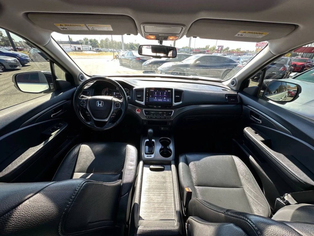 2017 Honda Pilot Image 2