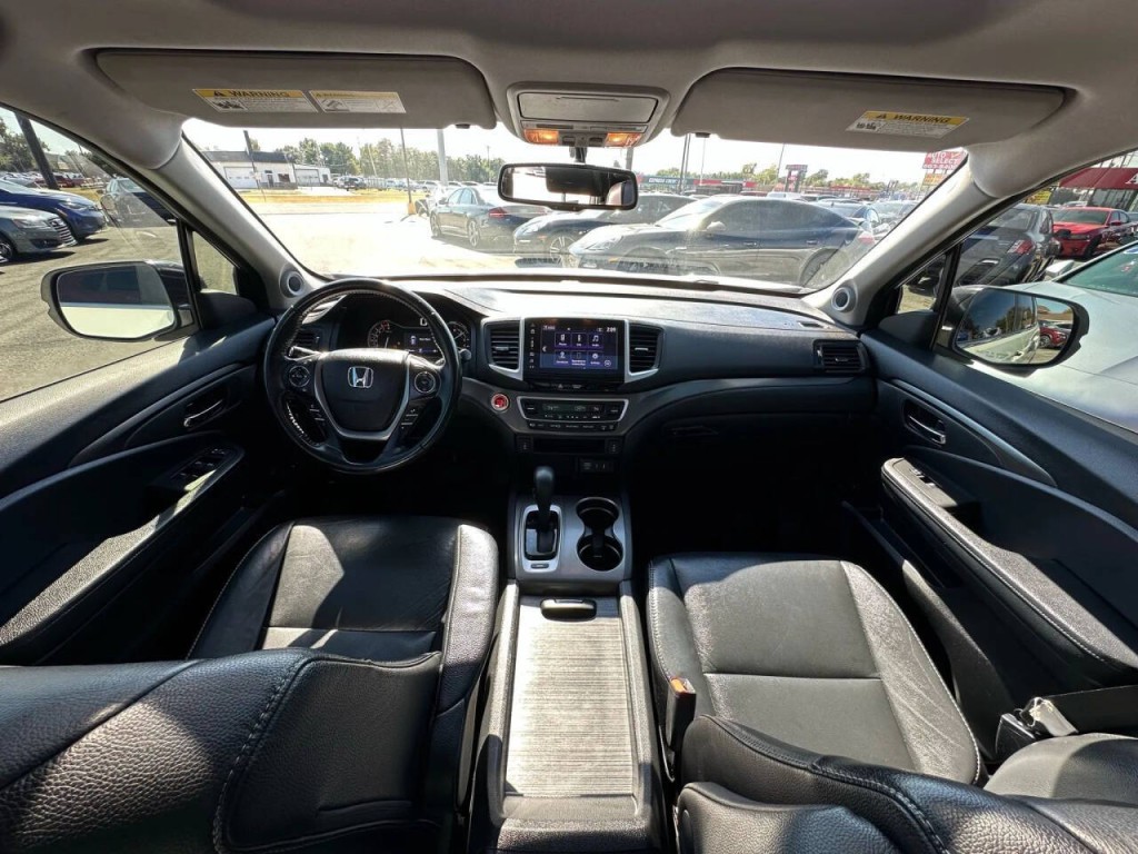 2017 Honda Pilot Image 11