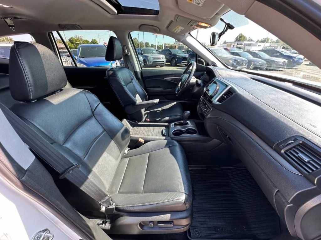 2017 Honda Pilot Image 13