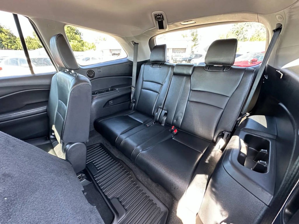 2017 Honda Pilot Image 18