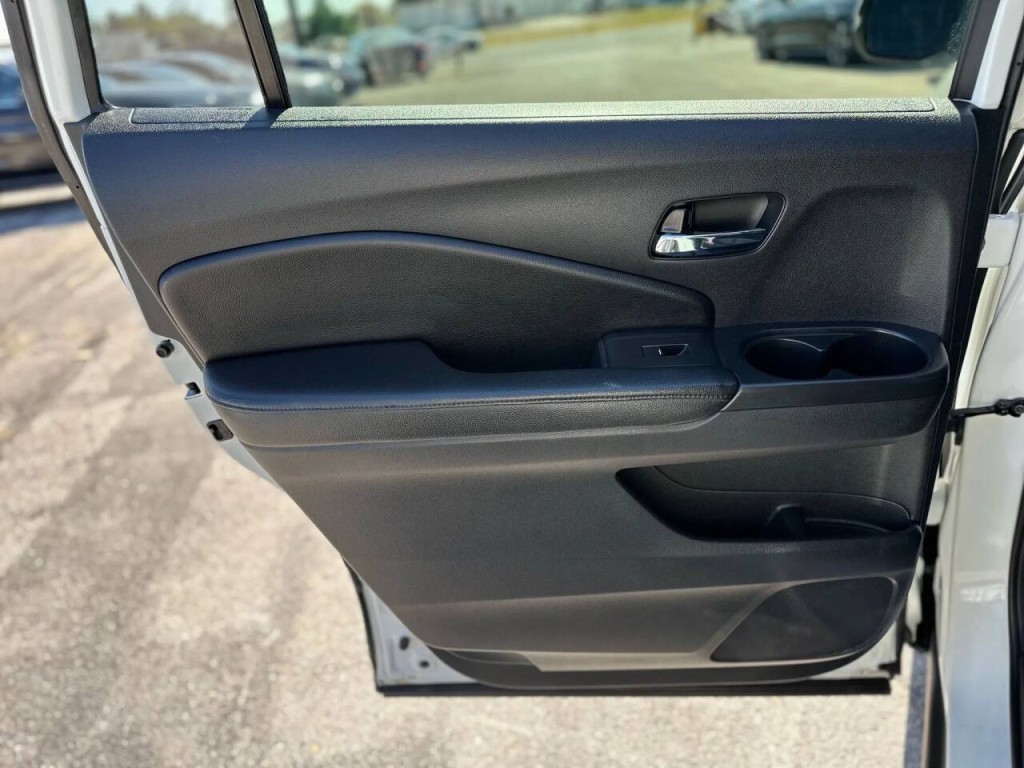 2017 Honda Pilot Image 23