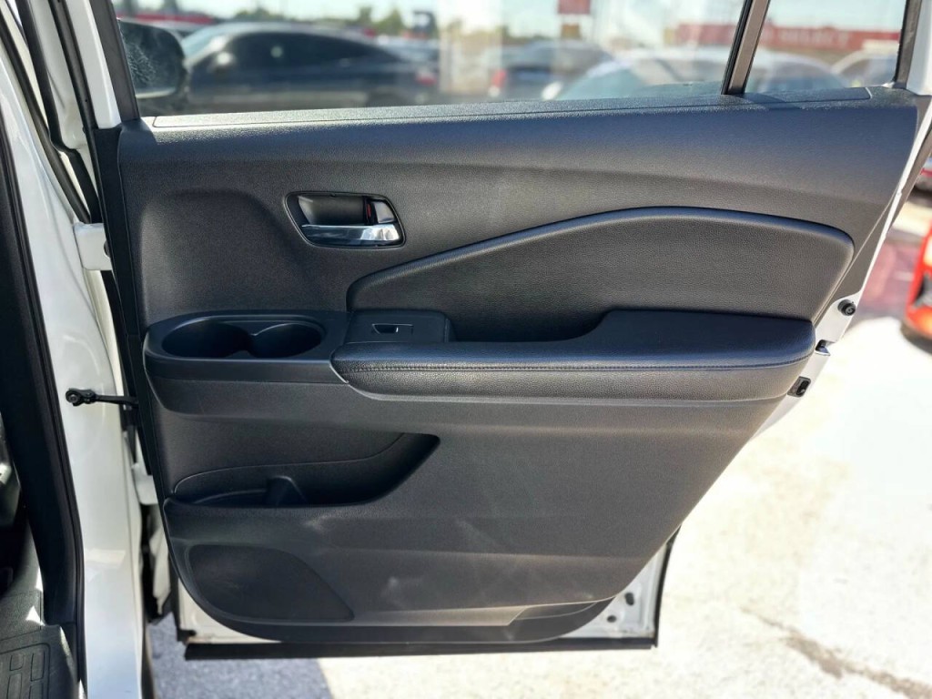 2017 Honda Pilot Image 25
