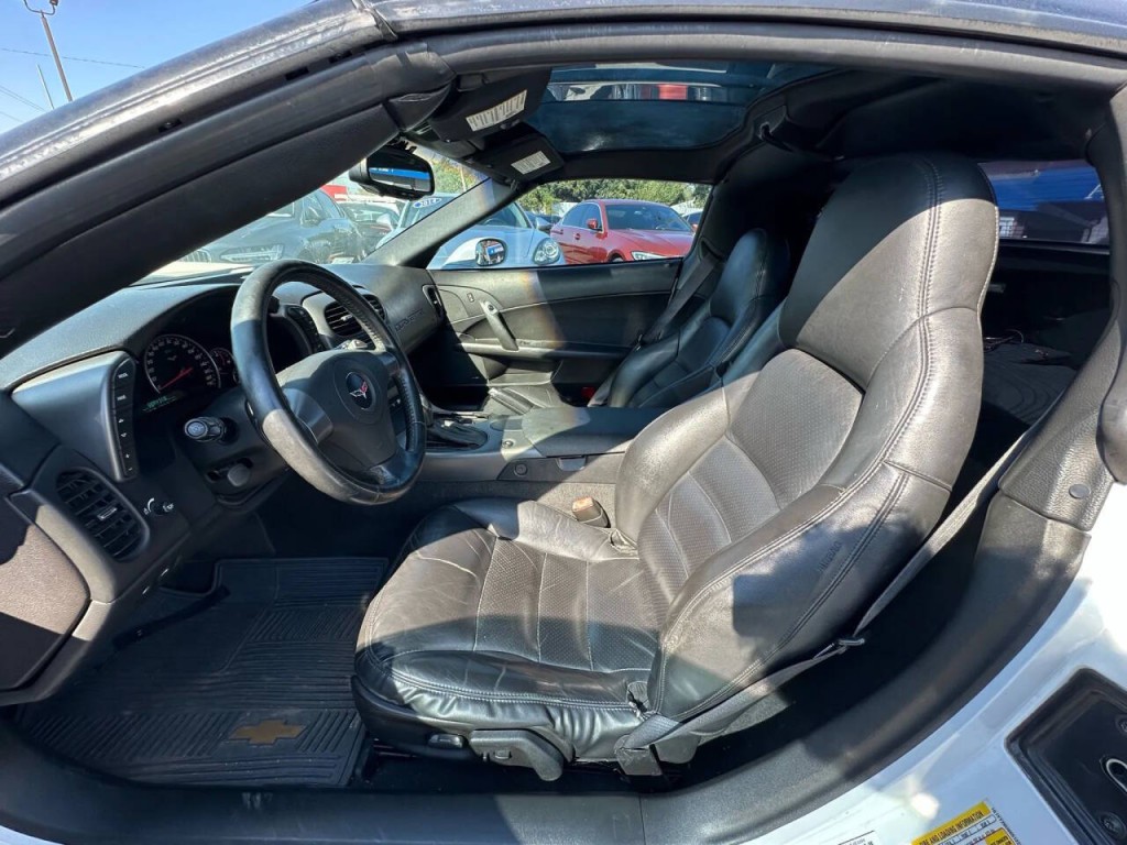2006 Chevrolet Corvette Image 17
